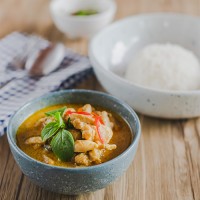 แกงเขียวหวานไก่ (Chicken Green Curry) 210 กรัม จำนวน 3 เสิร์ฟ  ต่อ แพค