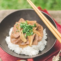 หน้าเนื้อญี่ปุ่น (gyudon) 120 กรัม จำนวน 3 เสิร์ฟ ต่อ แพค 